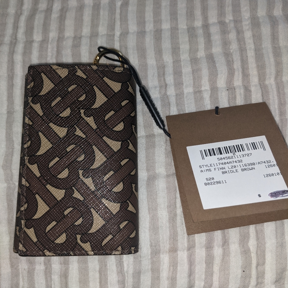 SOLD!!! 💯 Authentic Burberry Compact Wallet